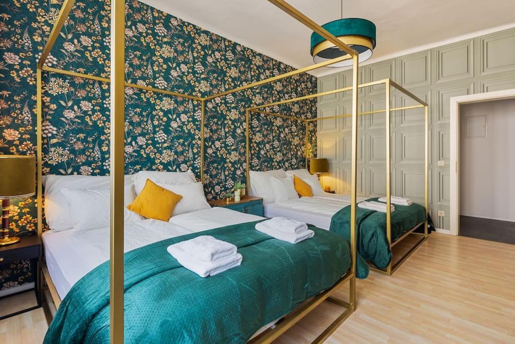 Luxury Vintage Vibe * Vienne